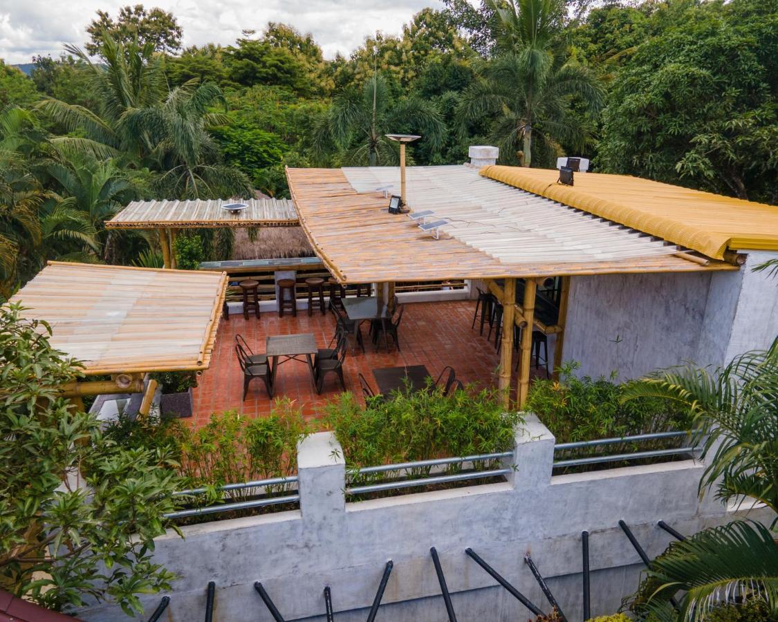 Baanpong Lodge San Kamphaeng Exterior foto