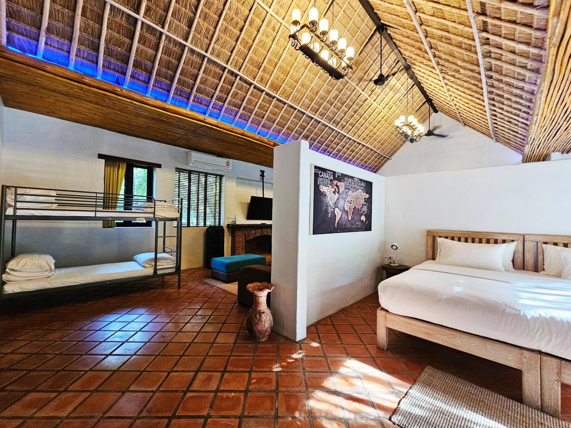 Baanpong Lodge San Kamphaeng Exterior foto
