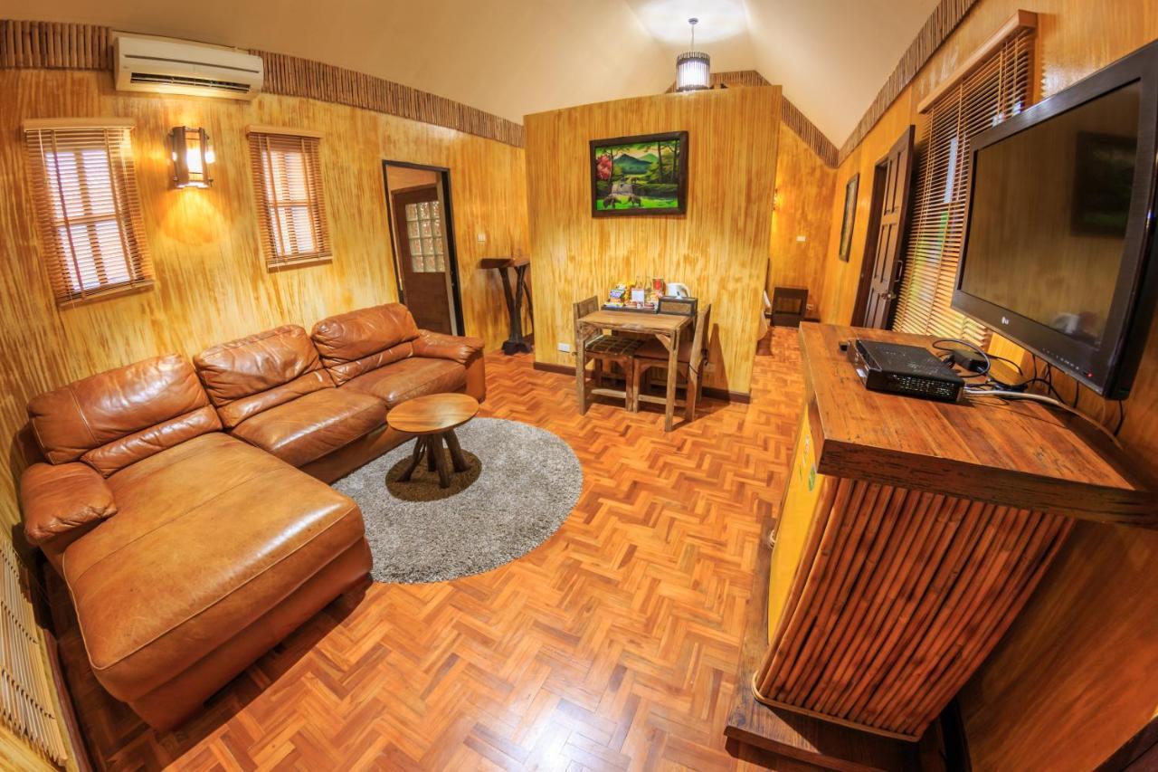 Baanpong Lodge San Kamphaeng Exterior foto